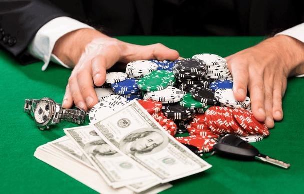 Filipino player on smartphone browsing agilaclub Slots game lobby